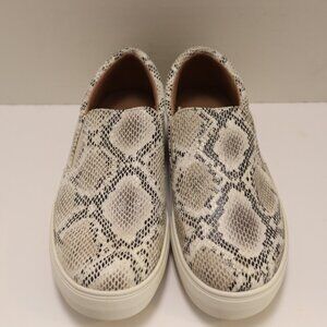 Serra Woman's Embossed Snakeskin Loafers Size 8 Round Toe Pre-Owned